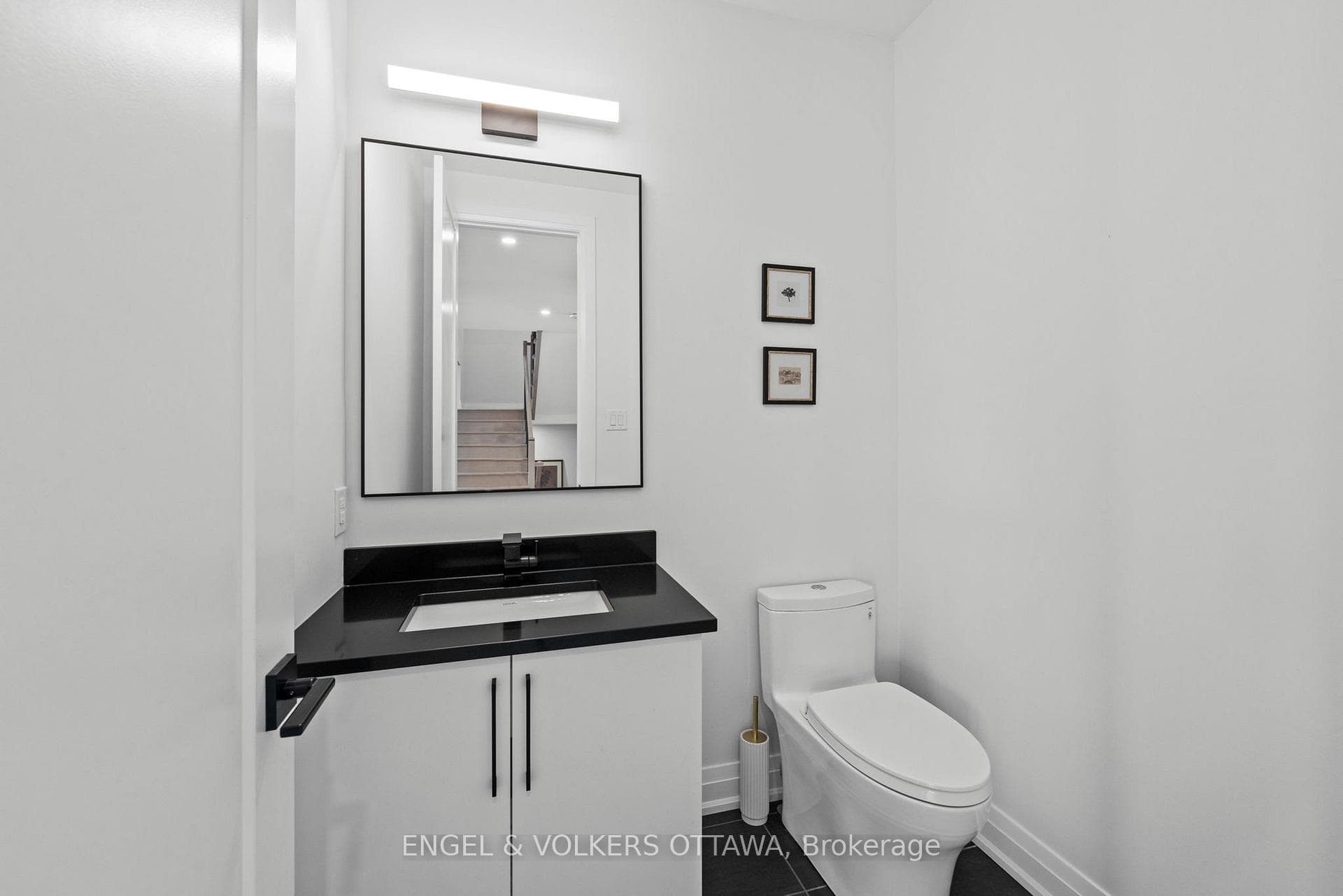 581 Bridgeport Avenue photo 20
