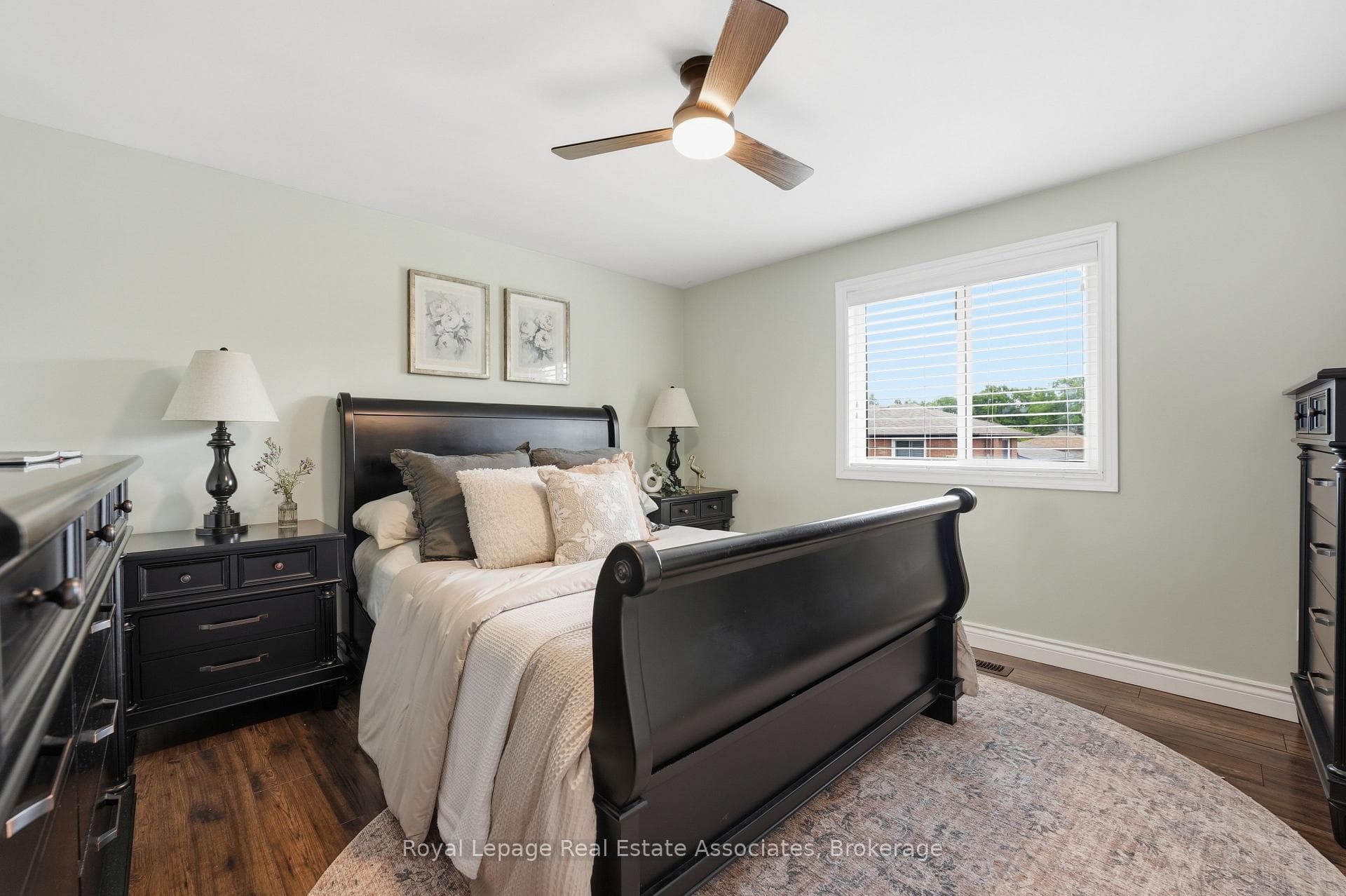 477 Queen Victoria Drive photo 19
