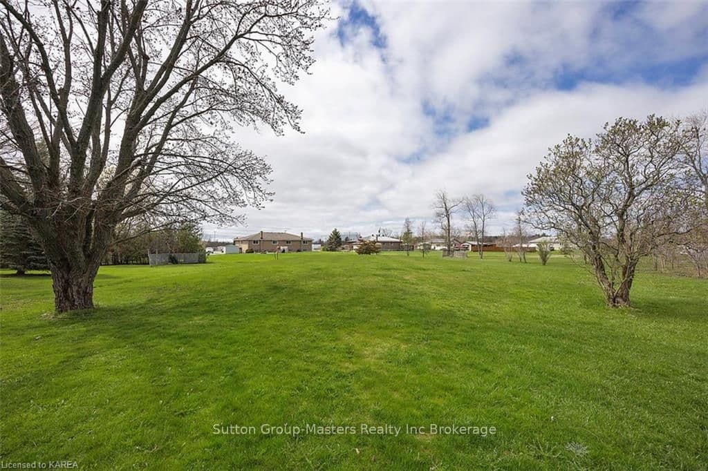 2353 MCIVOR Road photo 44