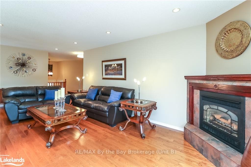 34 CRANBERRY Heights photo 16