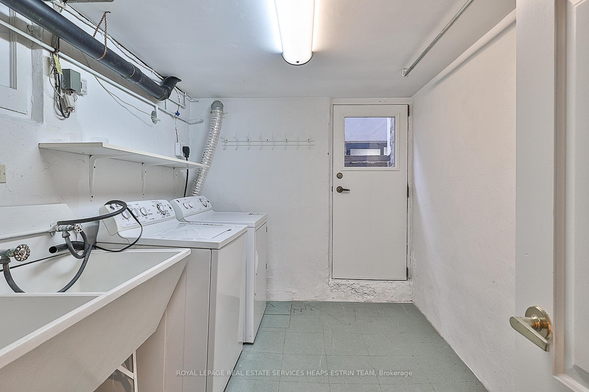 27 Southlea Avenue photo 34