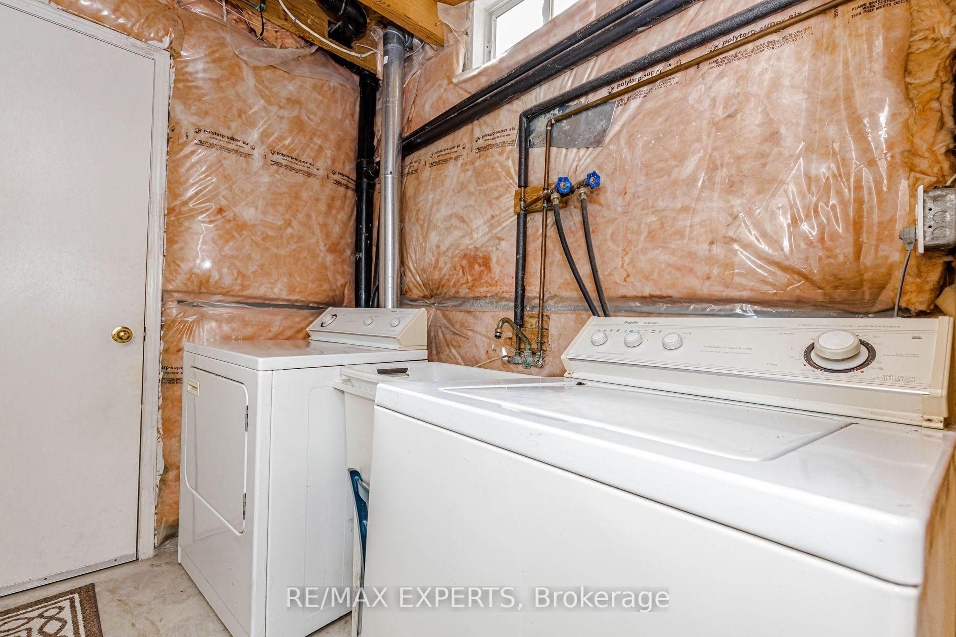 225 Kelso Crescent photo 26