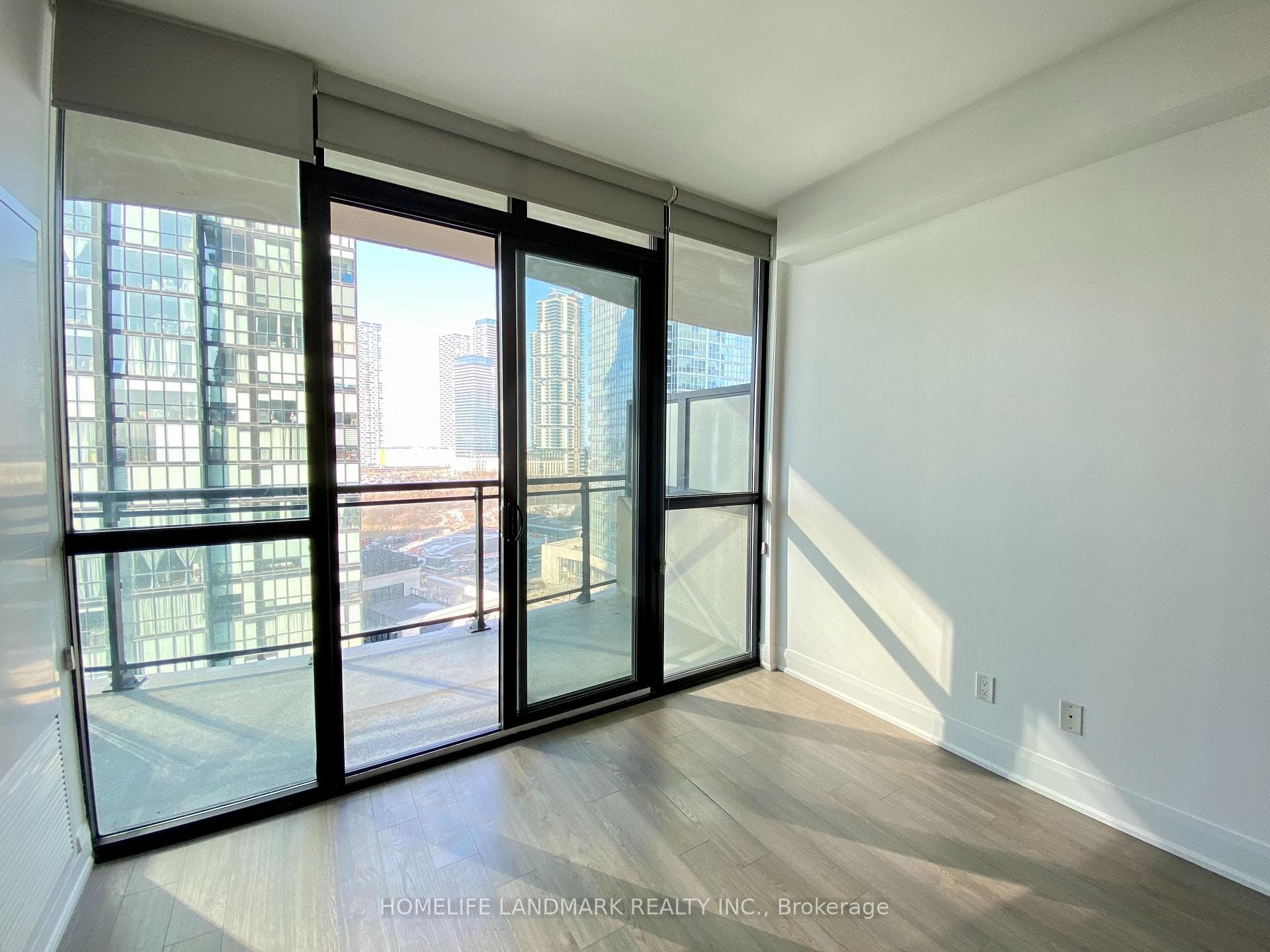 2900 Highway 7 Road Unit 905 photo 9