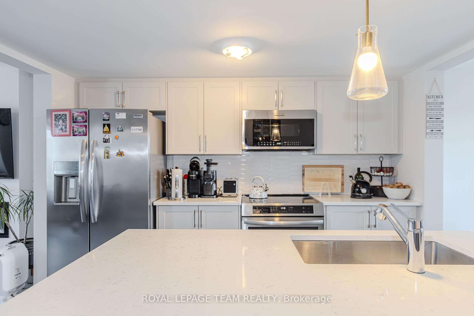 742 Kinstead Pvt Private photo 14