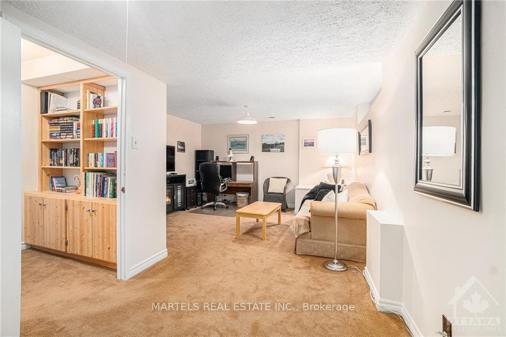 1005 AVIGNON Court photo 15