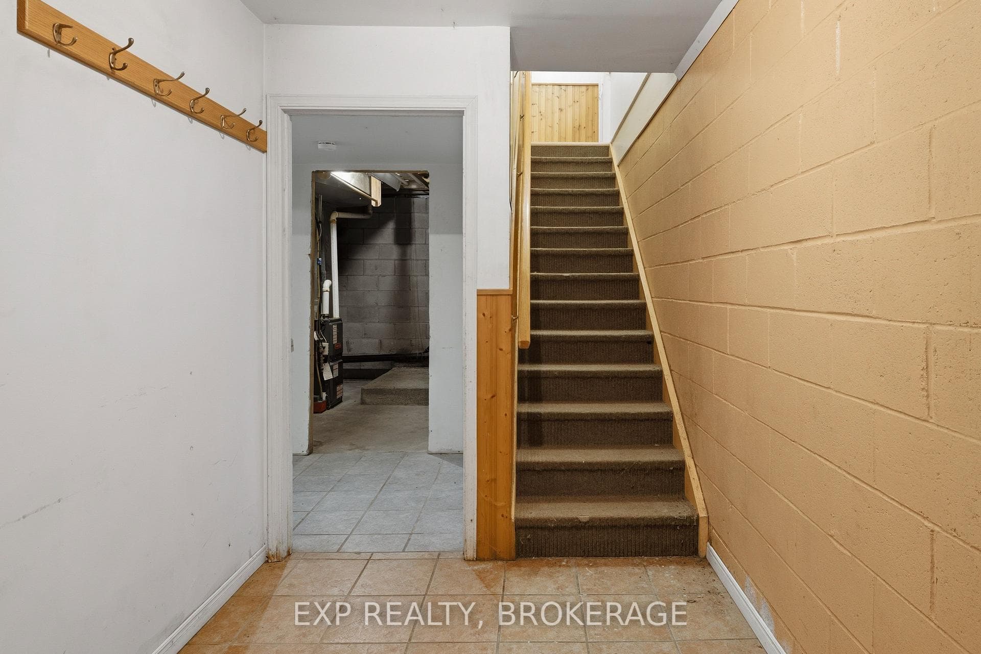 6392 Perth Road photo 19