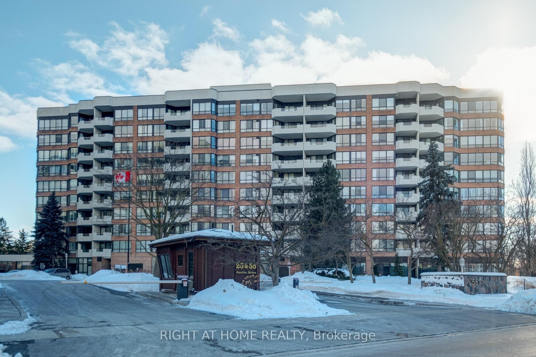 55 Austin Drive Unit 601 photo 3