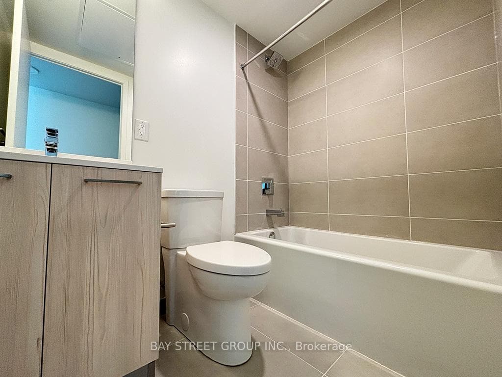 65 Mutual Street Unit 1805 photo 6