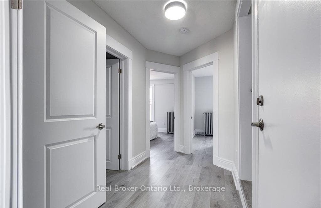 647 Wilson Street photo 27