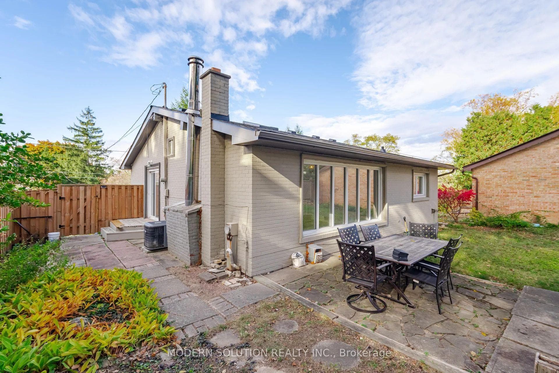 2557 Mindemoya Road photo 25
