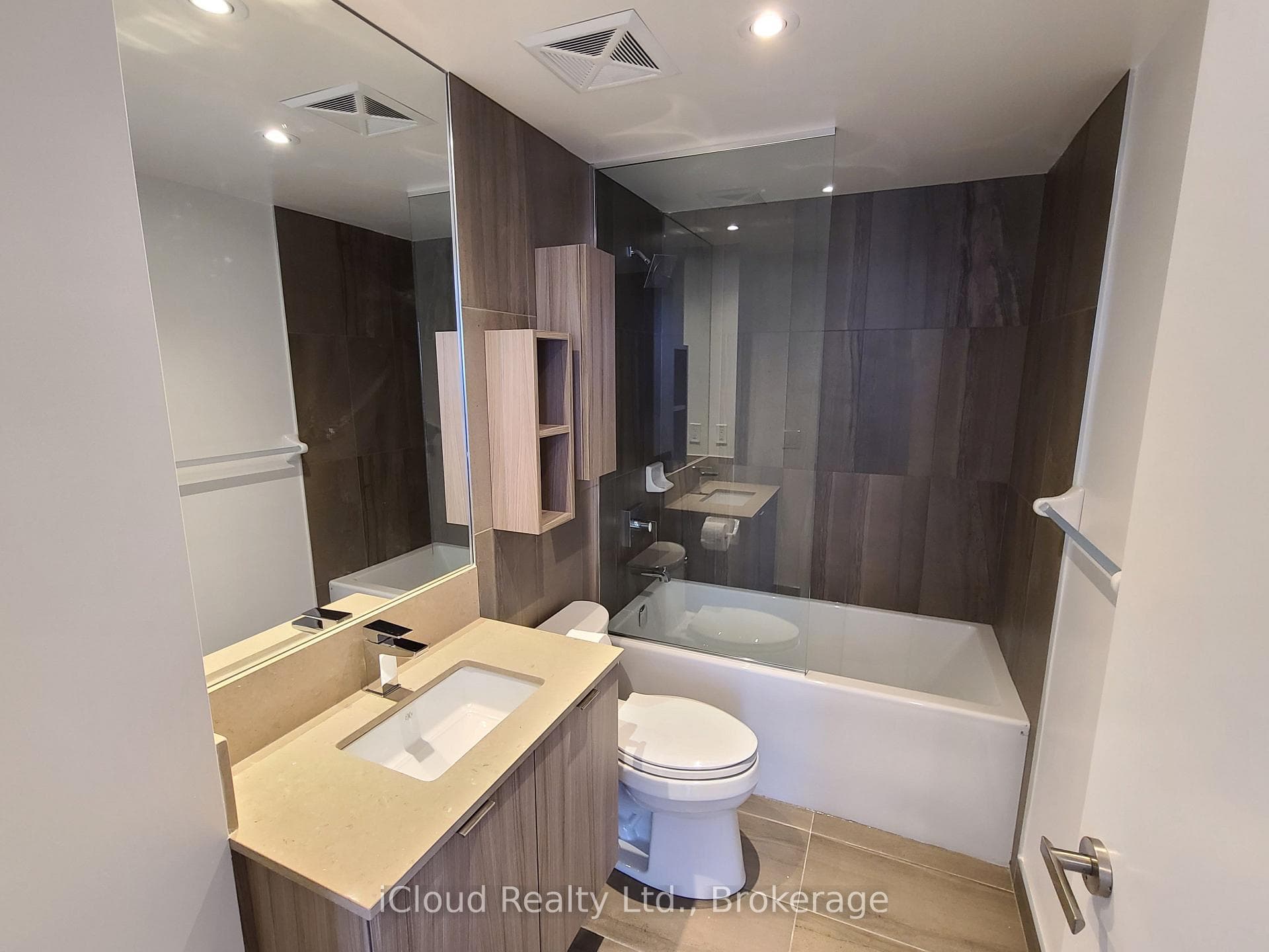 master 4pc ensuite