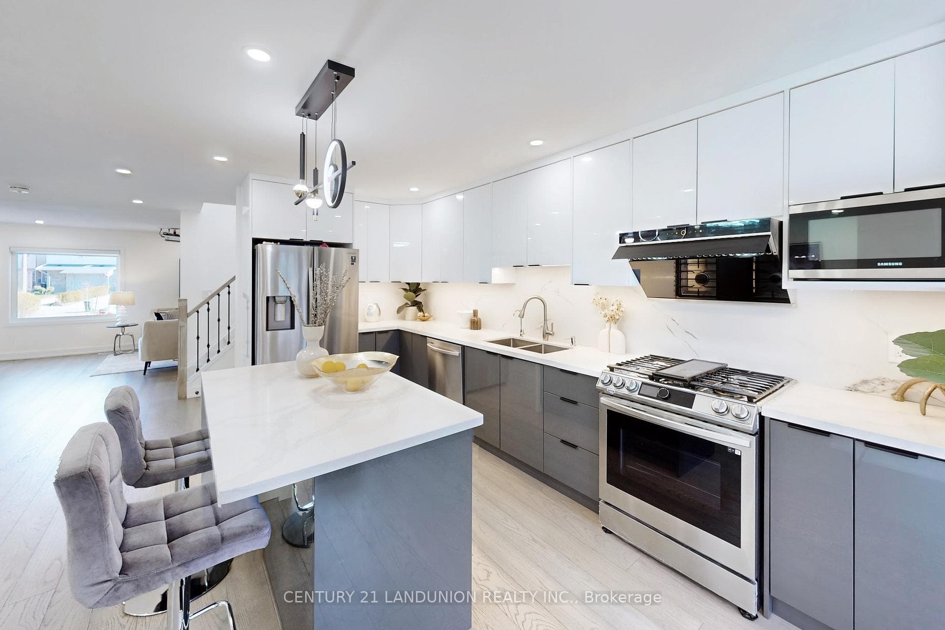 33 Moorehouse Drive photo 10