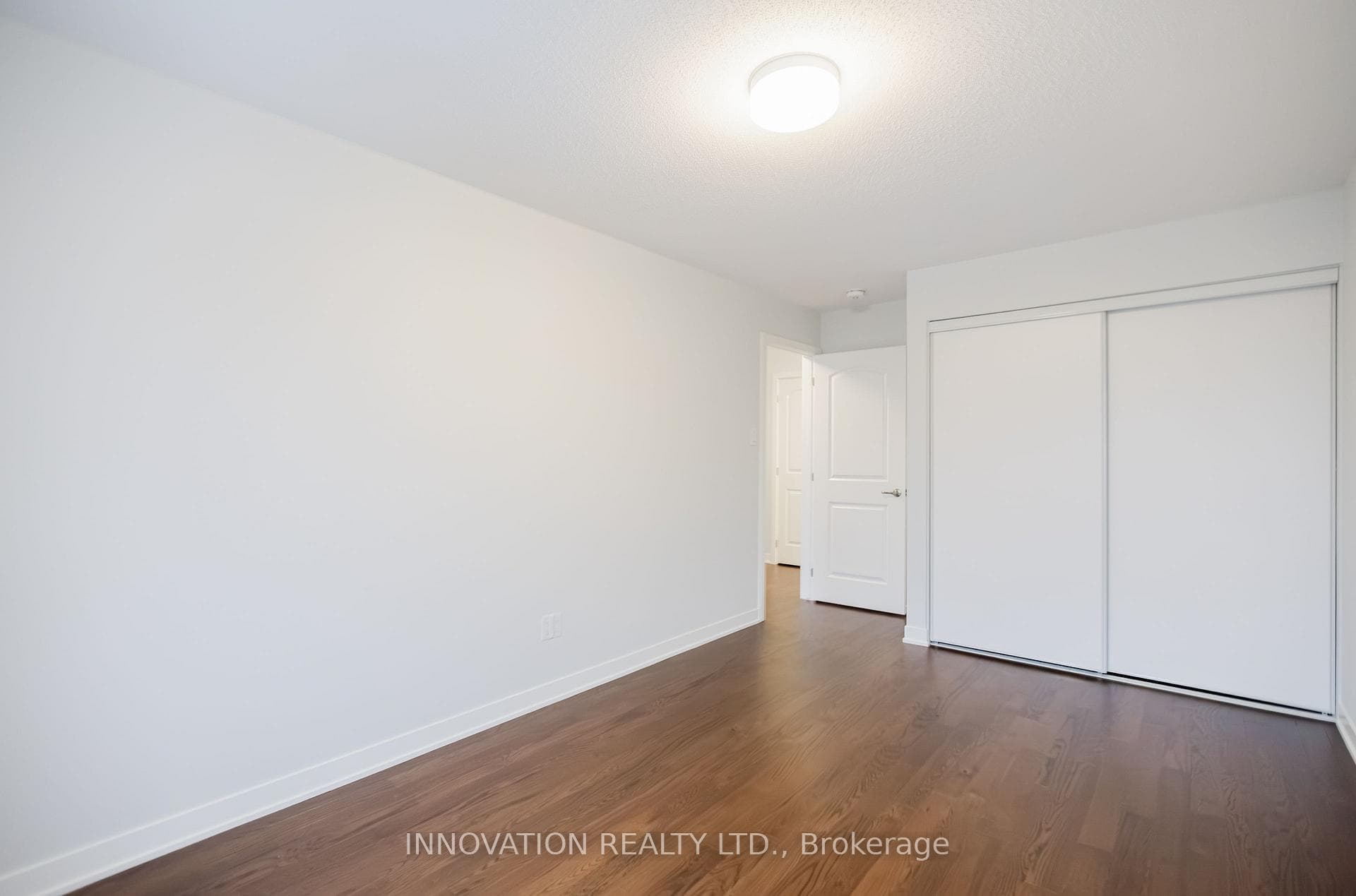 484 Patrick Street photo 18