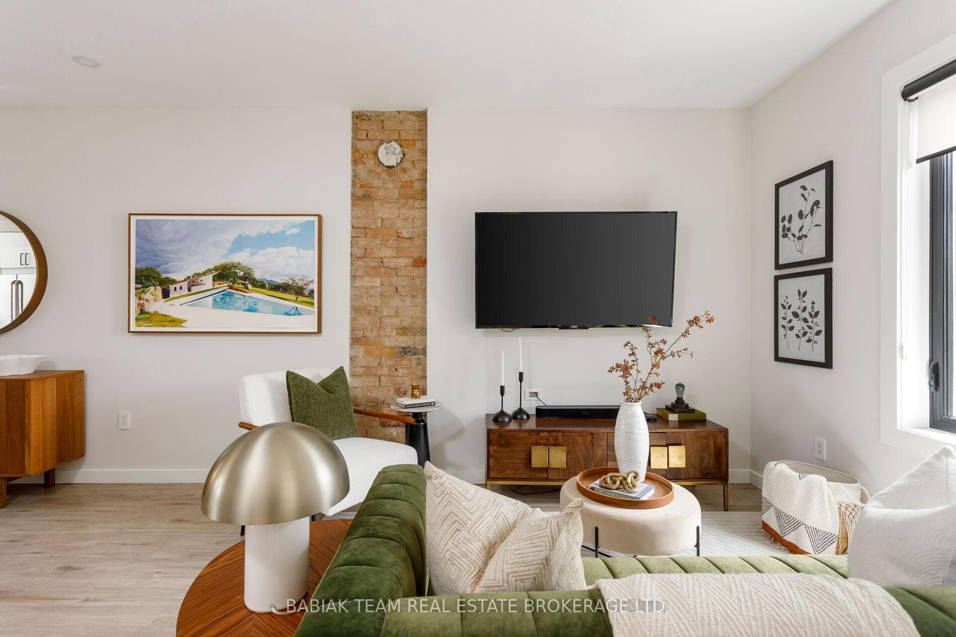 497 Keele Street photo 8