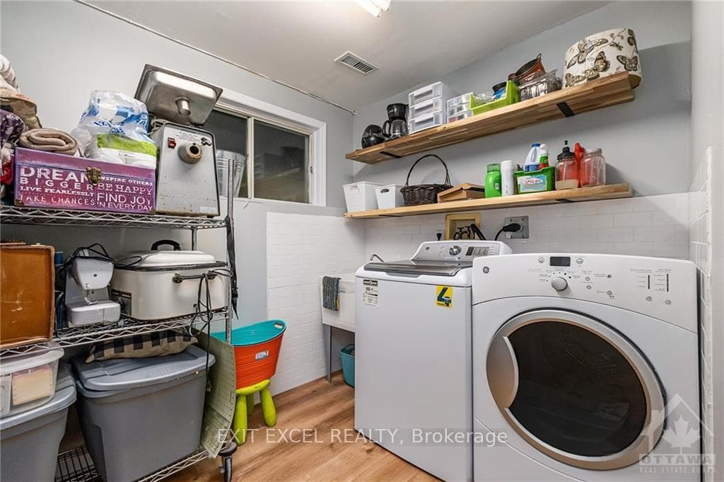454 VICTORIA Street photo 24