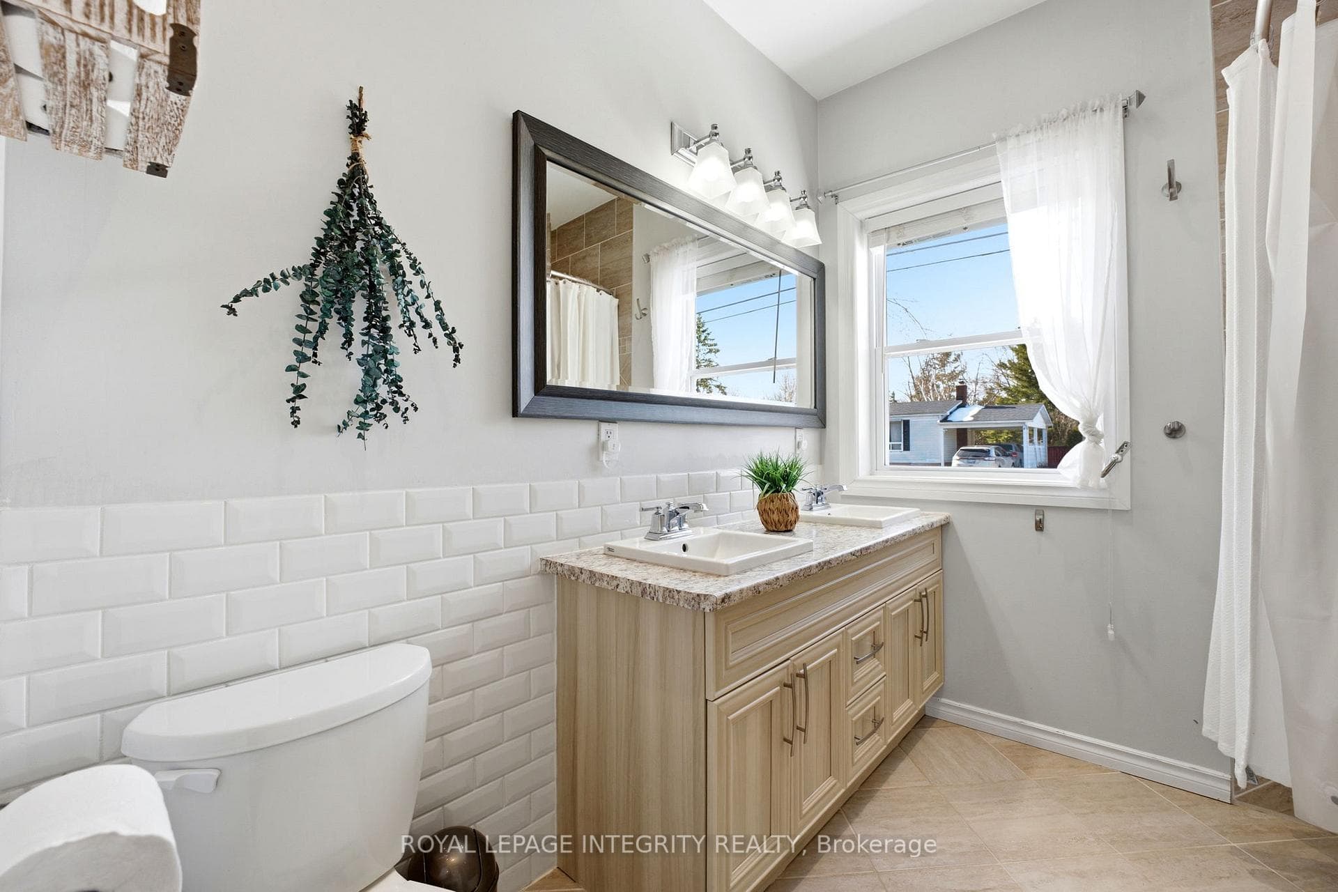 108 George Street photo 23