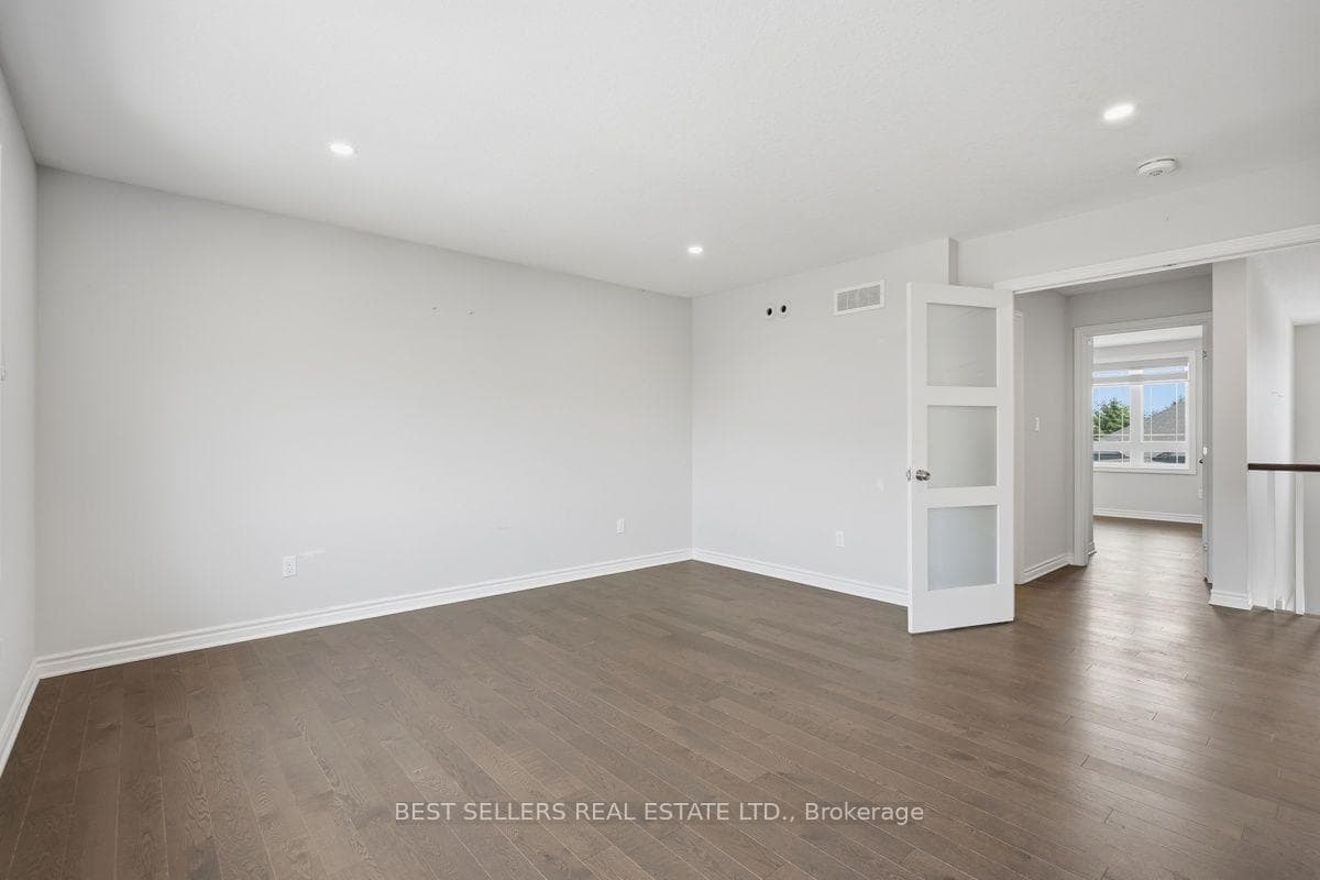 22 Weir Crescent photo 28