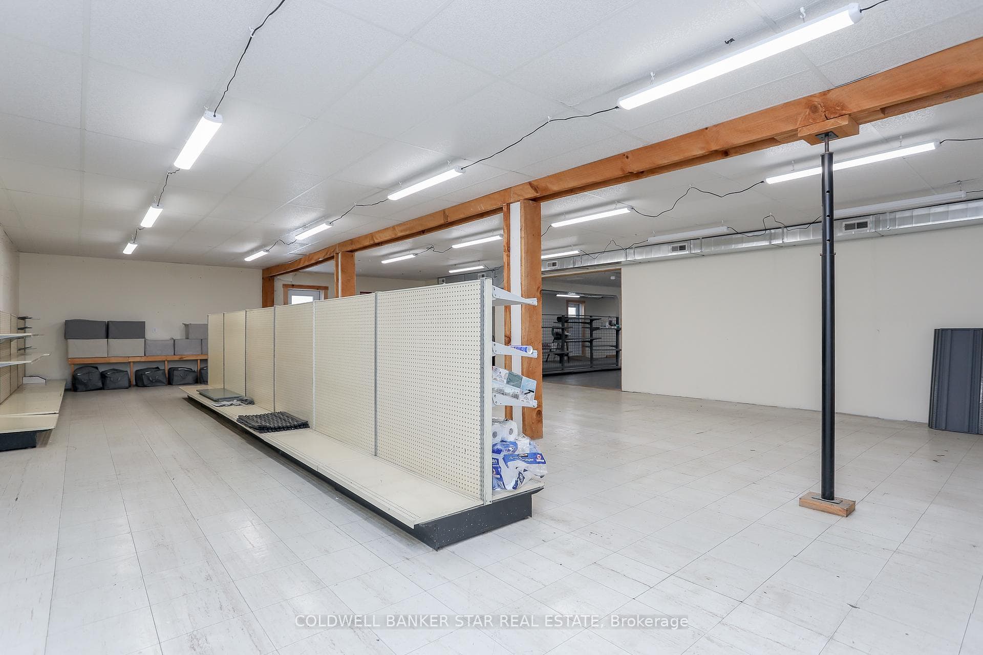 5048 Imperial Road photo 11