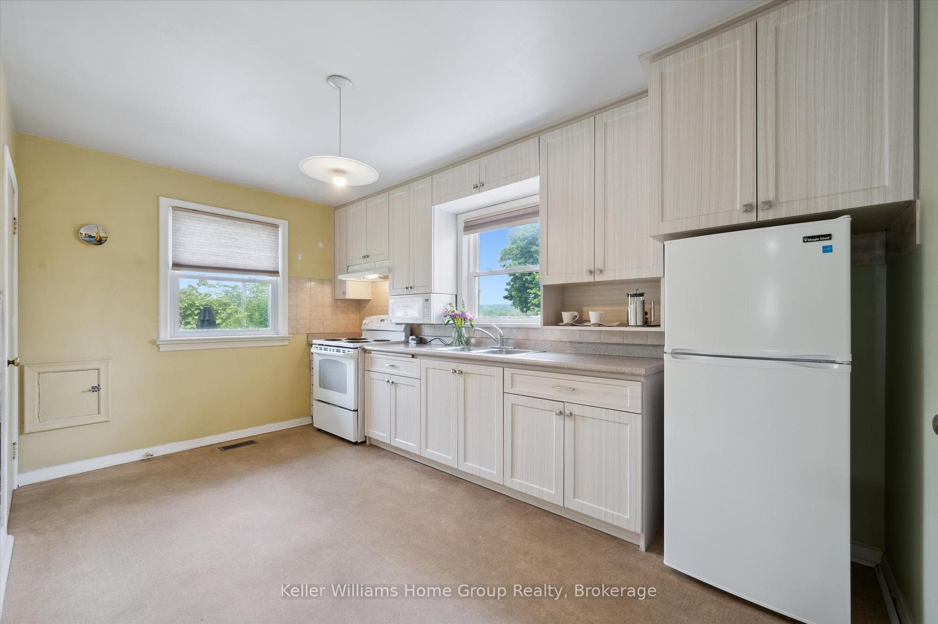 20 Cadillac Drive photo 11