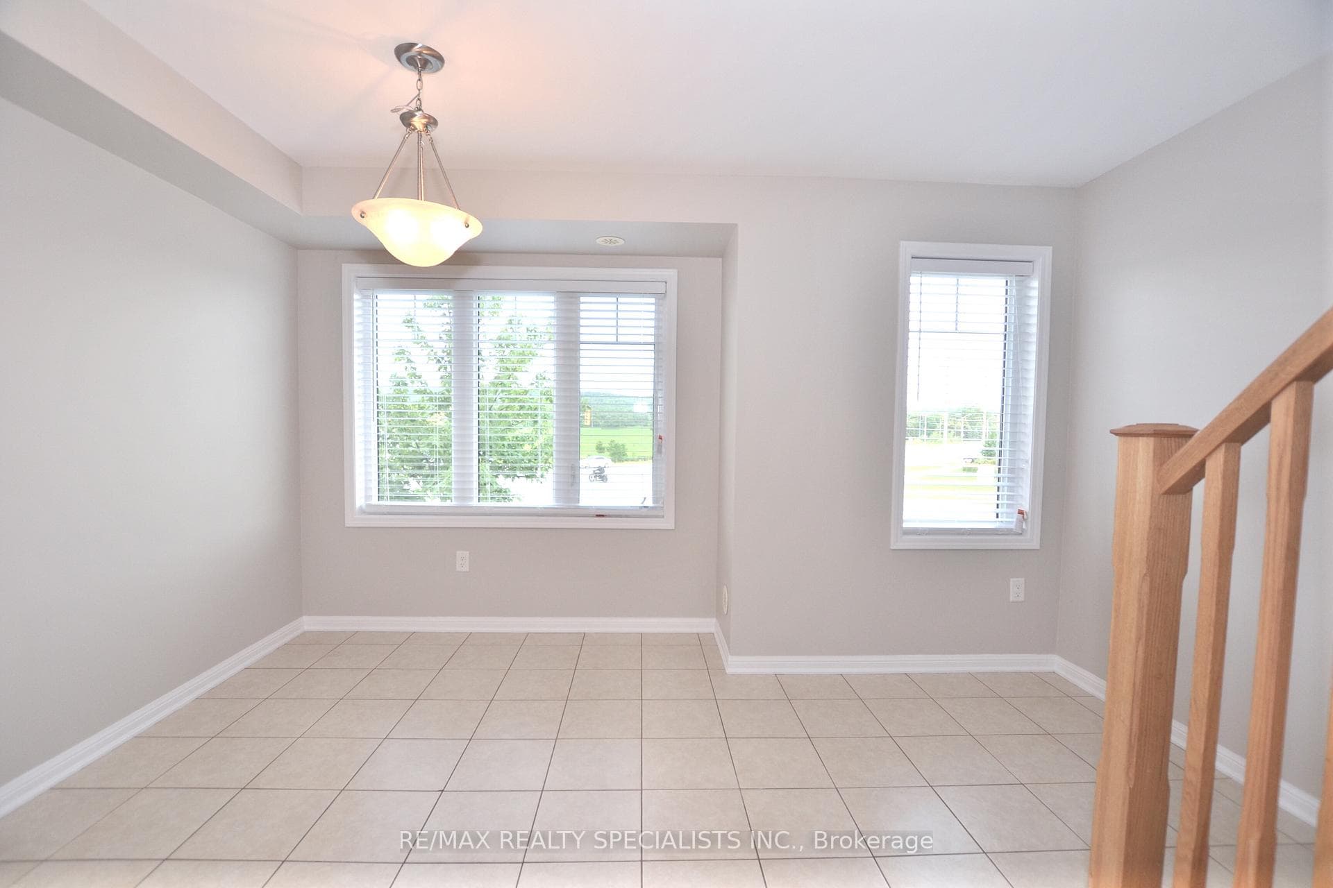6020 Derry Road Unit 9 photo 5