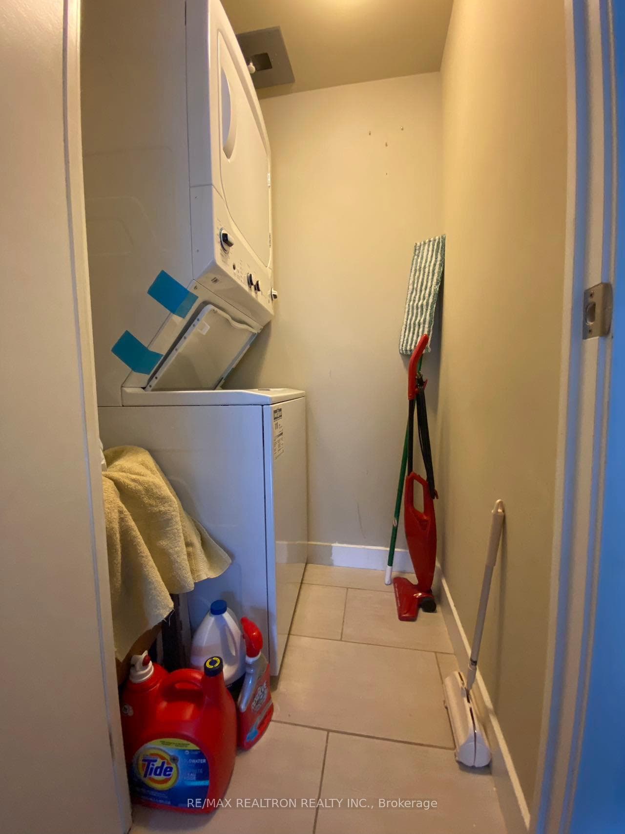 126 Simcoe Street Unit 1505 photo 13