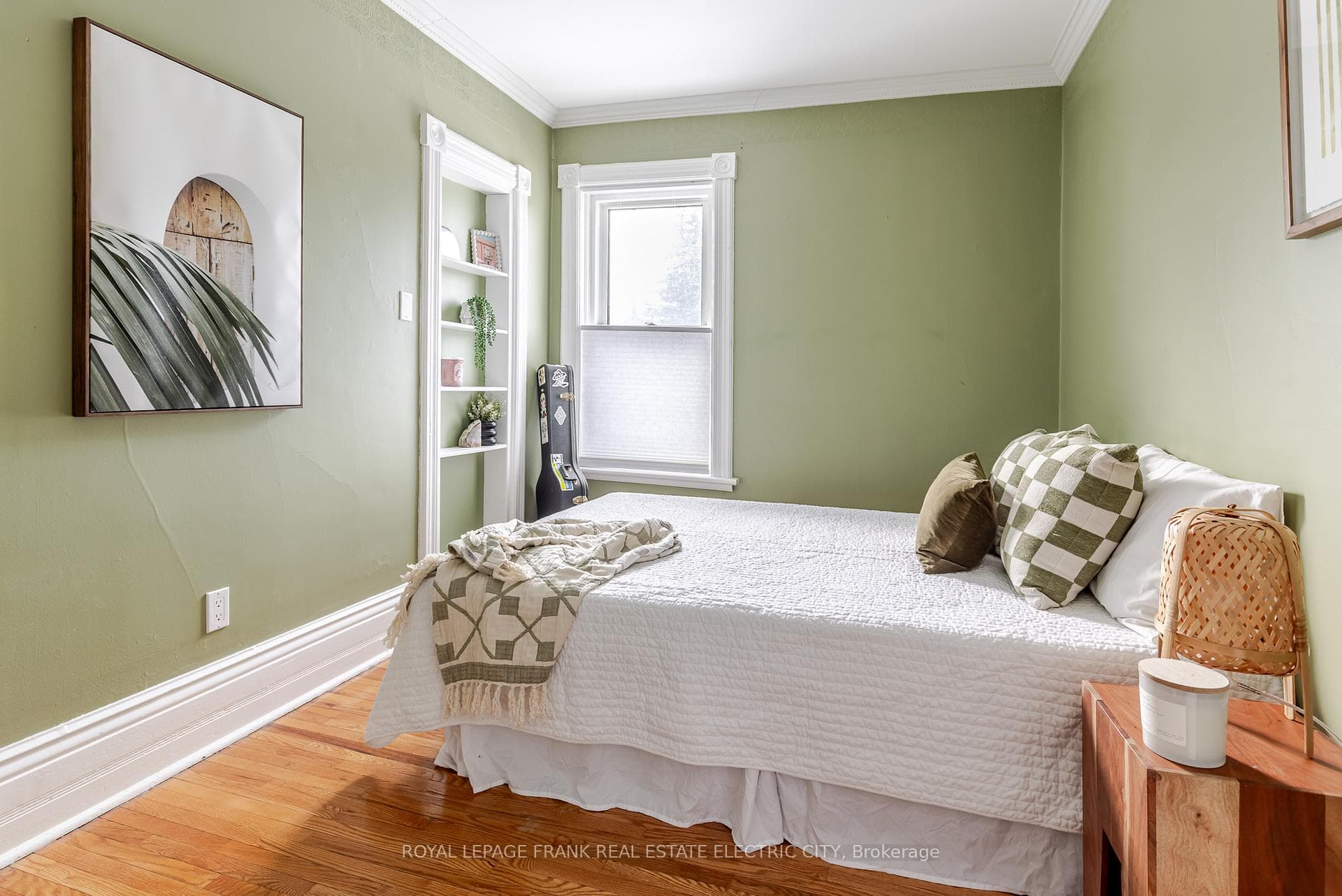 598 Sherbrooke Street photo 27