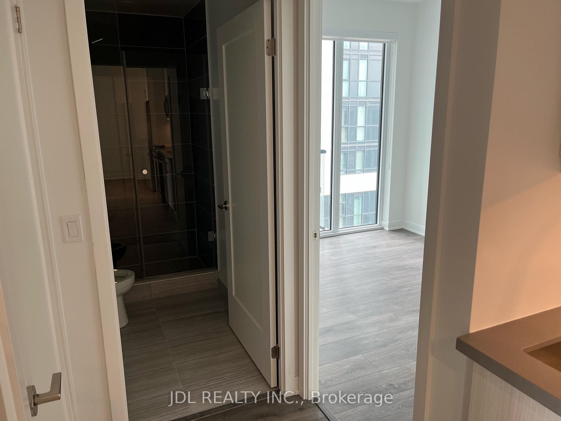 105 Oneida Crescent Unit 1103 photo 8