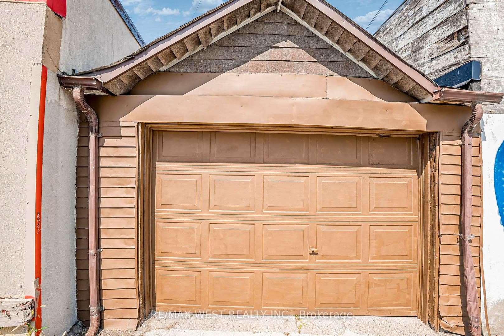 303 Maria Street photo 34