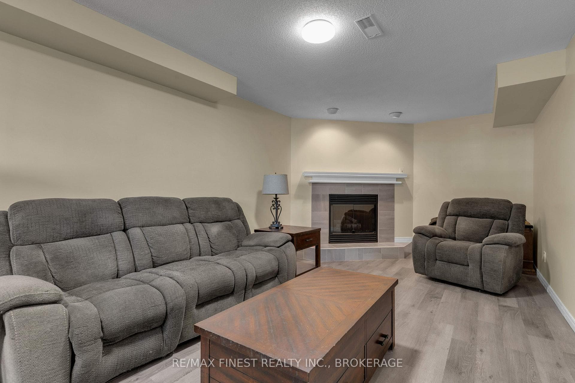 611 Davis Drive photo 24
