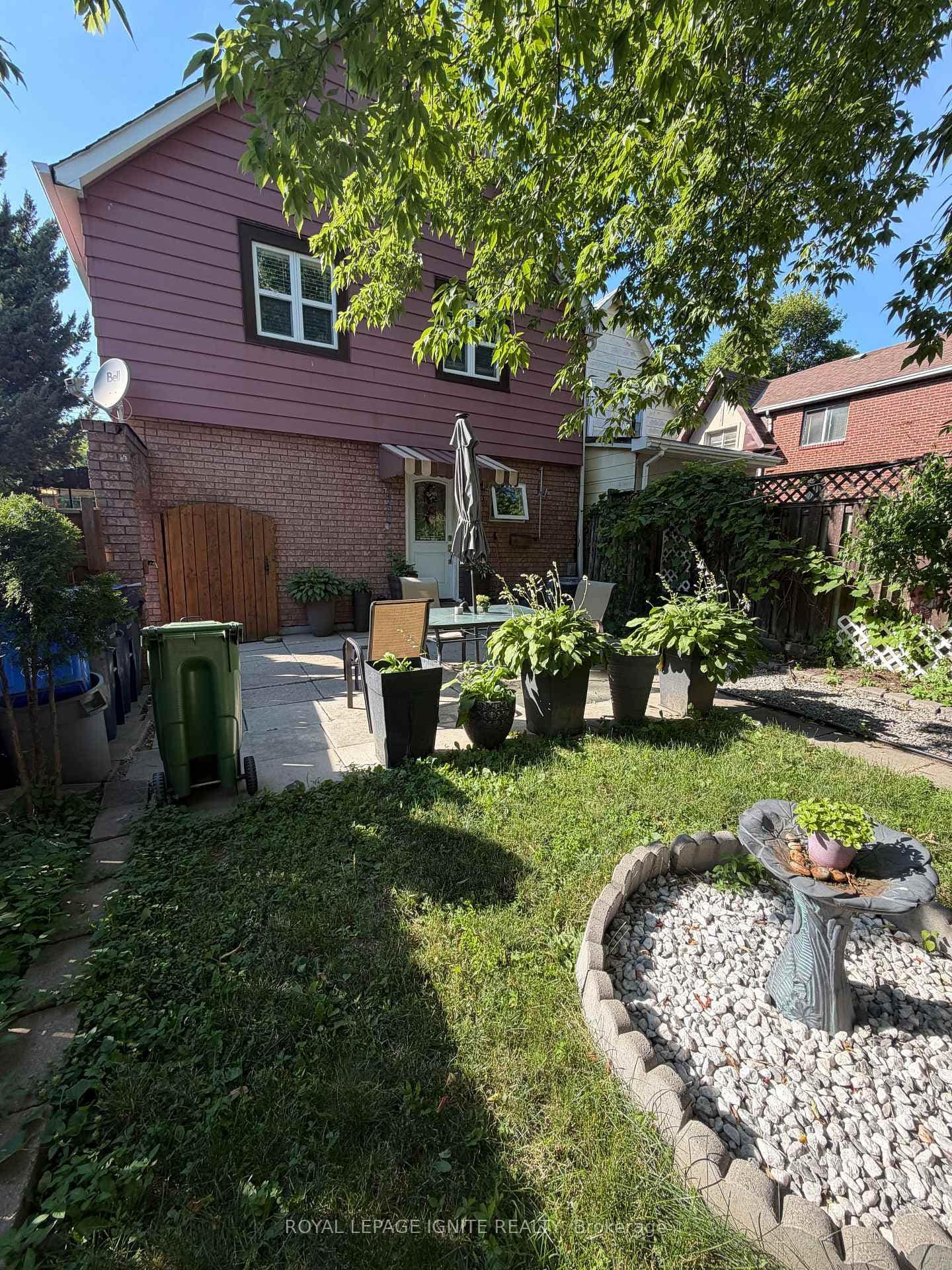 35 Hillary Avenue photo 11