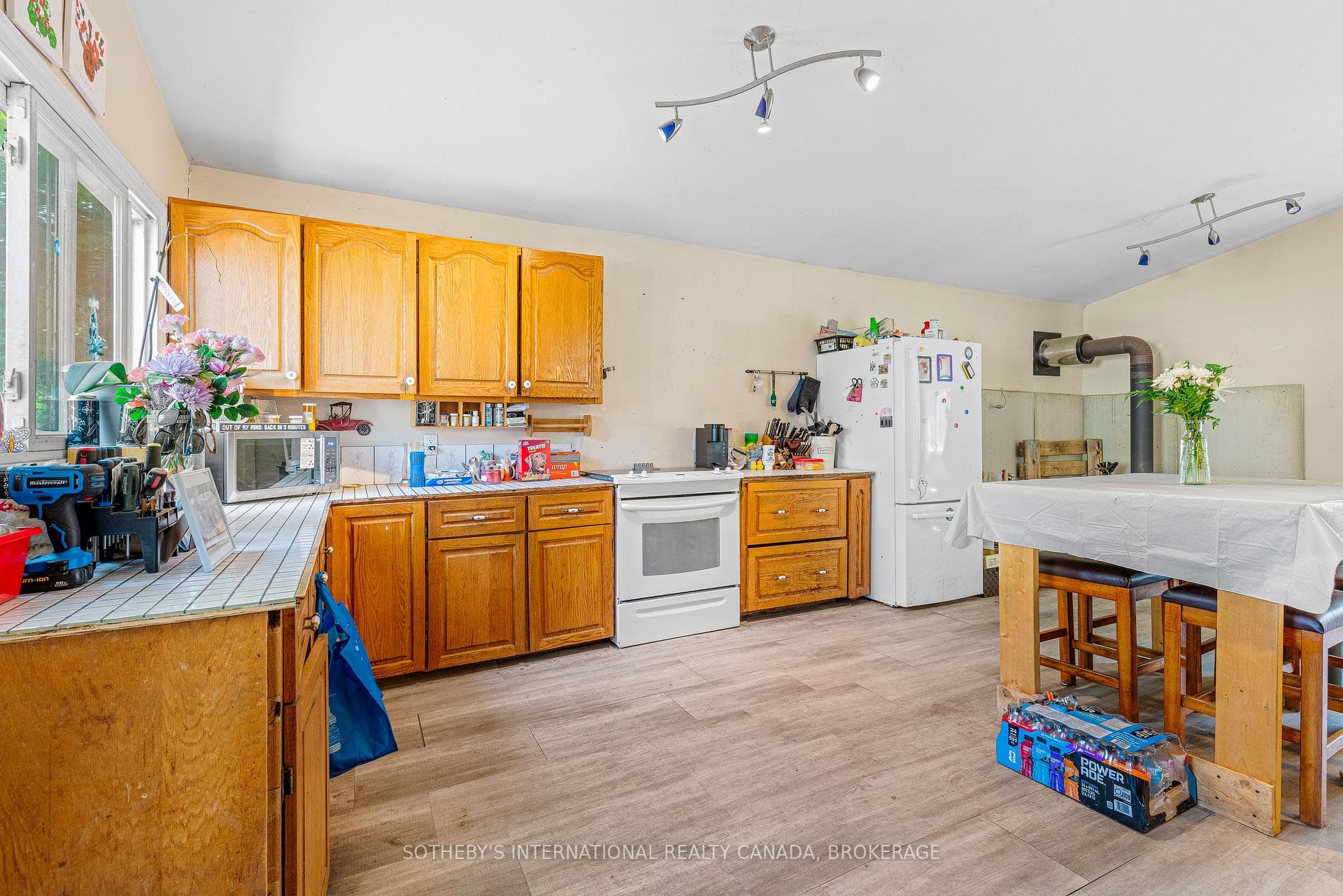 580 King Street photo 8