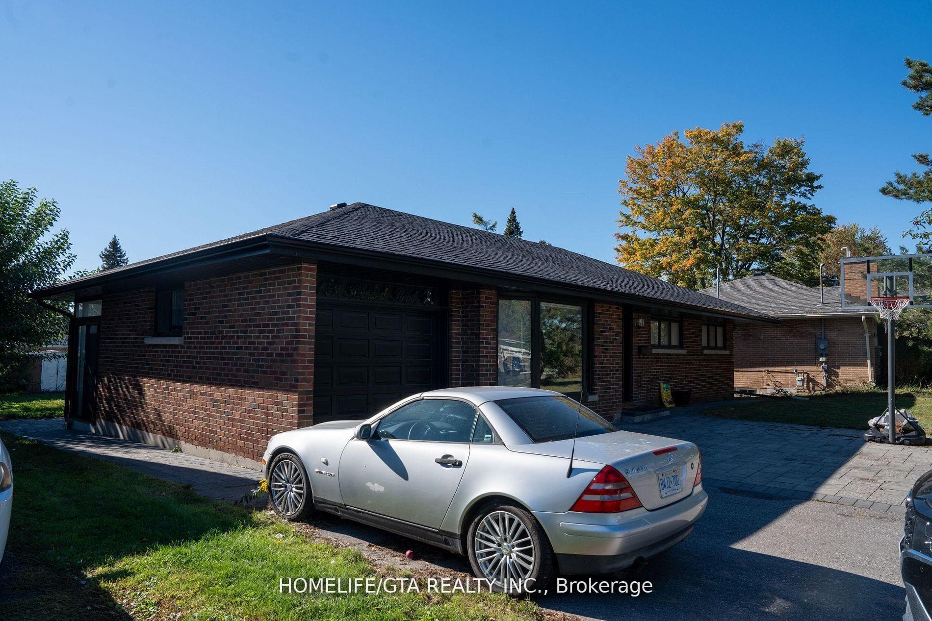 439 Rossland Road photo 24