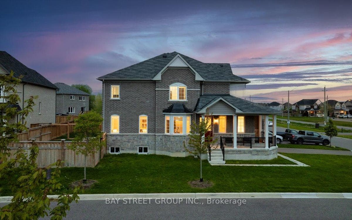 63 Tait Crescent photo 4
