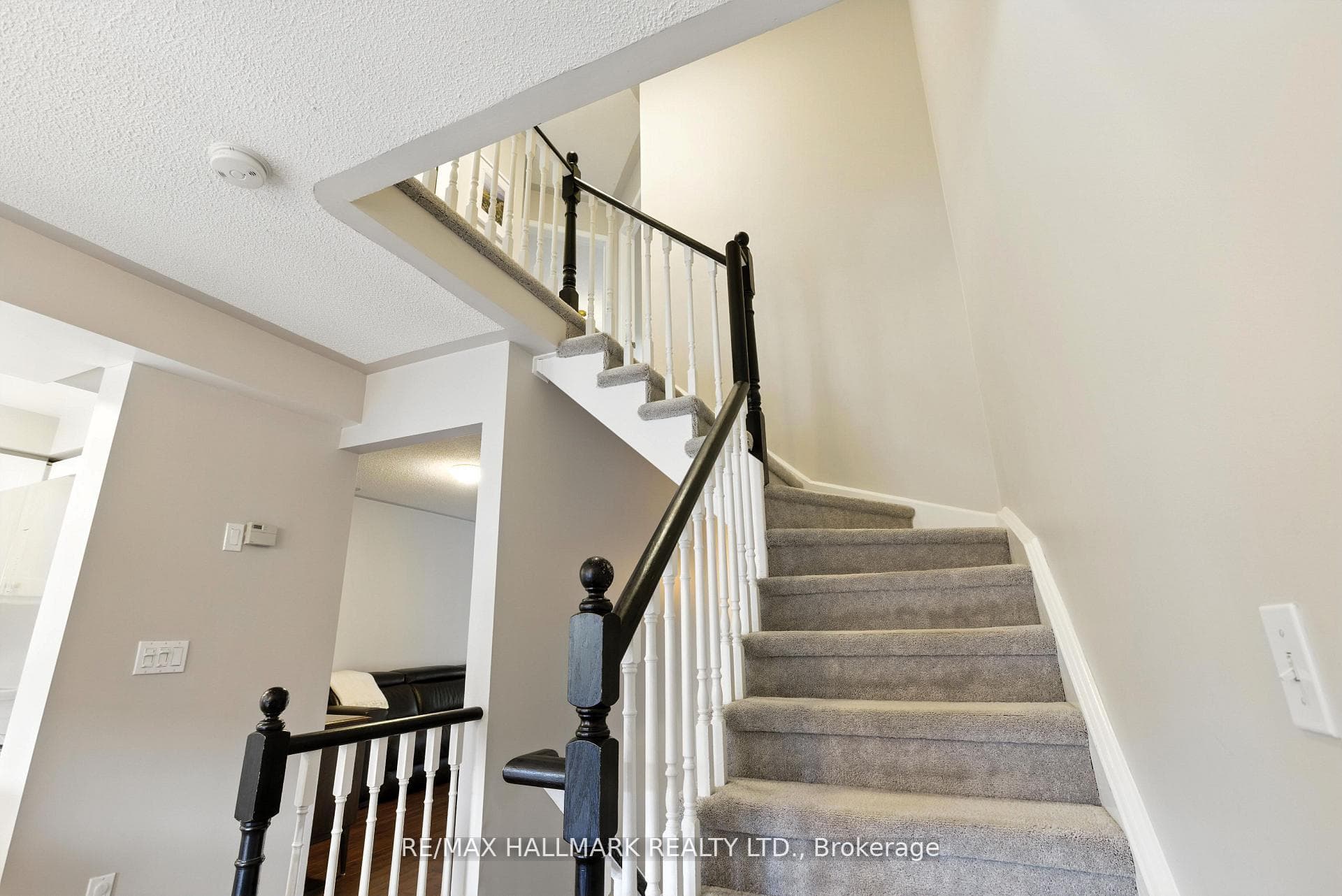 568 Legresley Lane photo 10