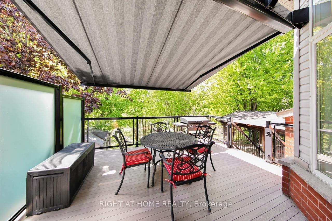 Upper Deck with Power Awning