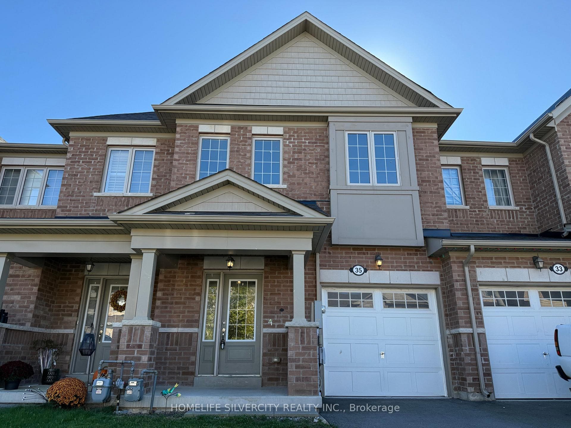 35 Sparkle Drive photo 1