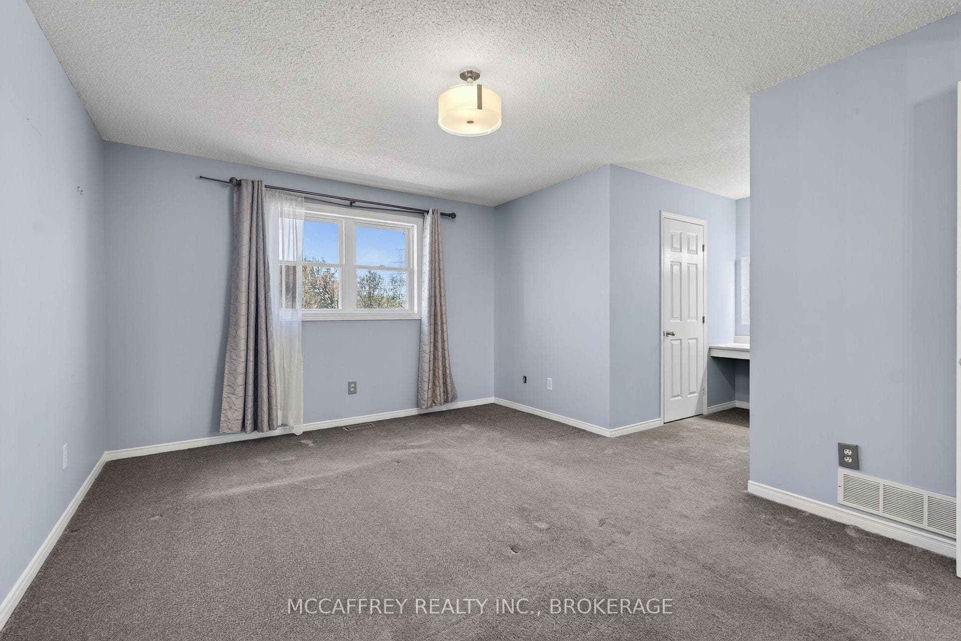 508 Farnham Court photo 19
