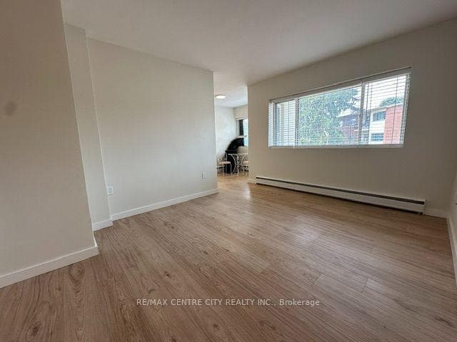 1172 Hamilton Road Unit 208 photo 6