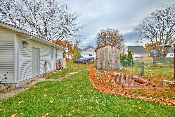 90 Richmond Street photo 21