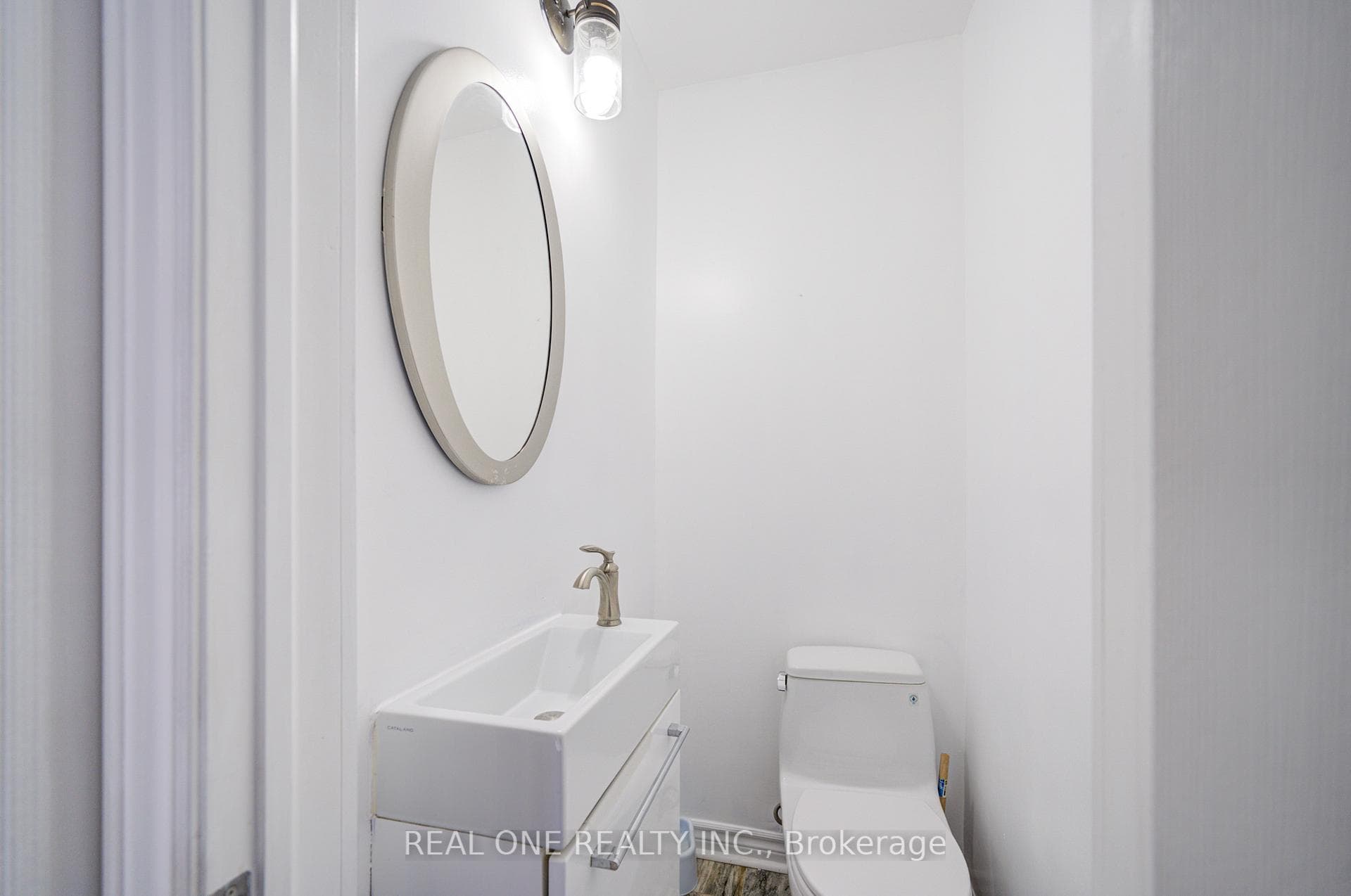 1 Barwell Crescent photo 16