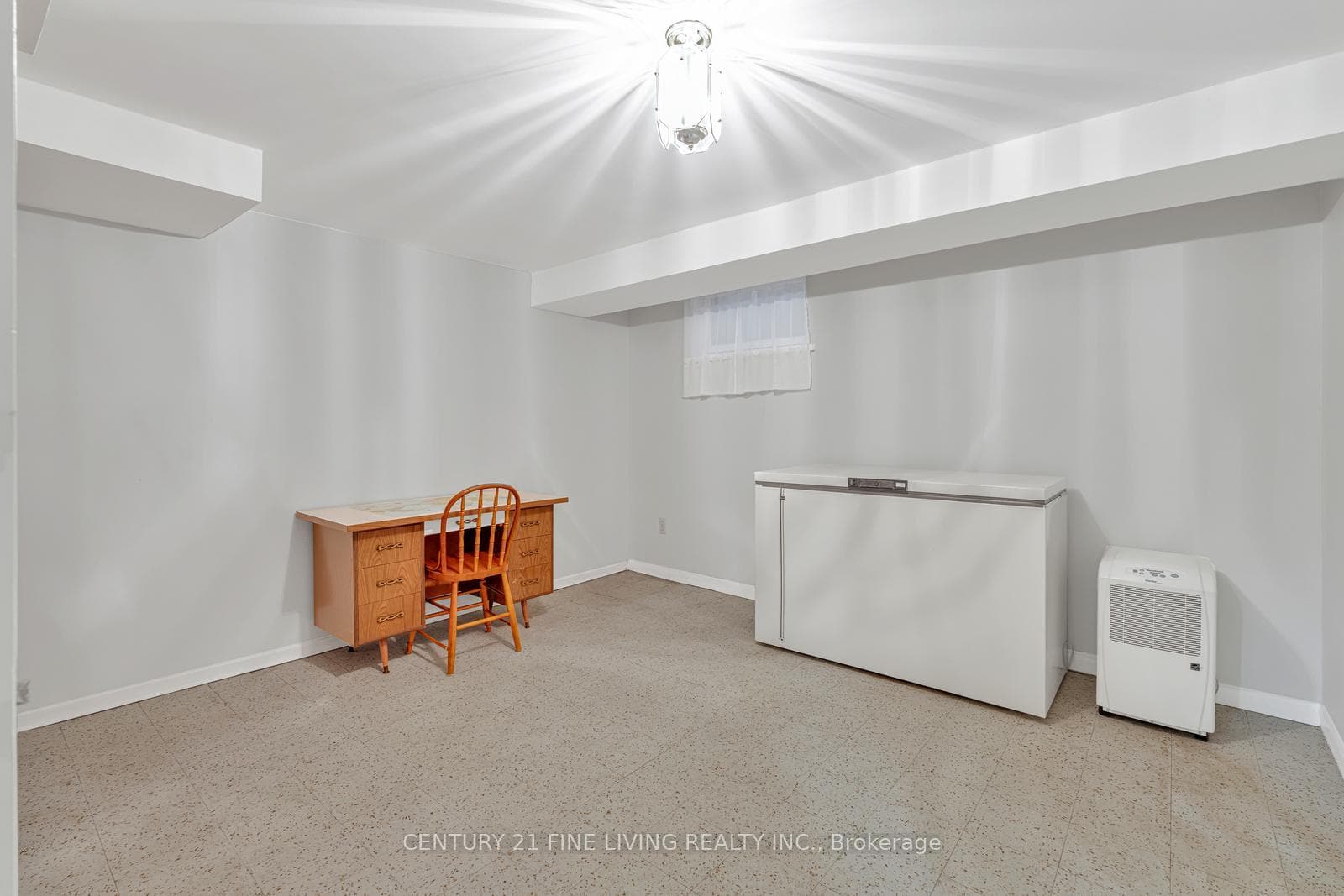 382 Hillmount Avenue photo 13