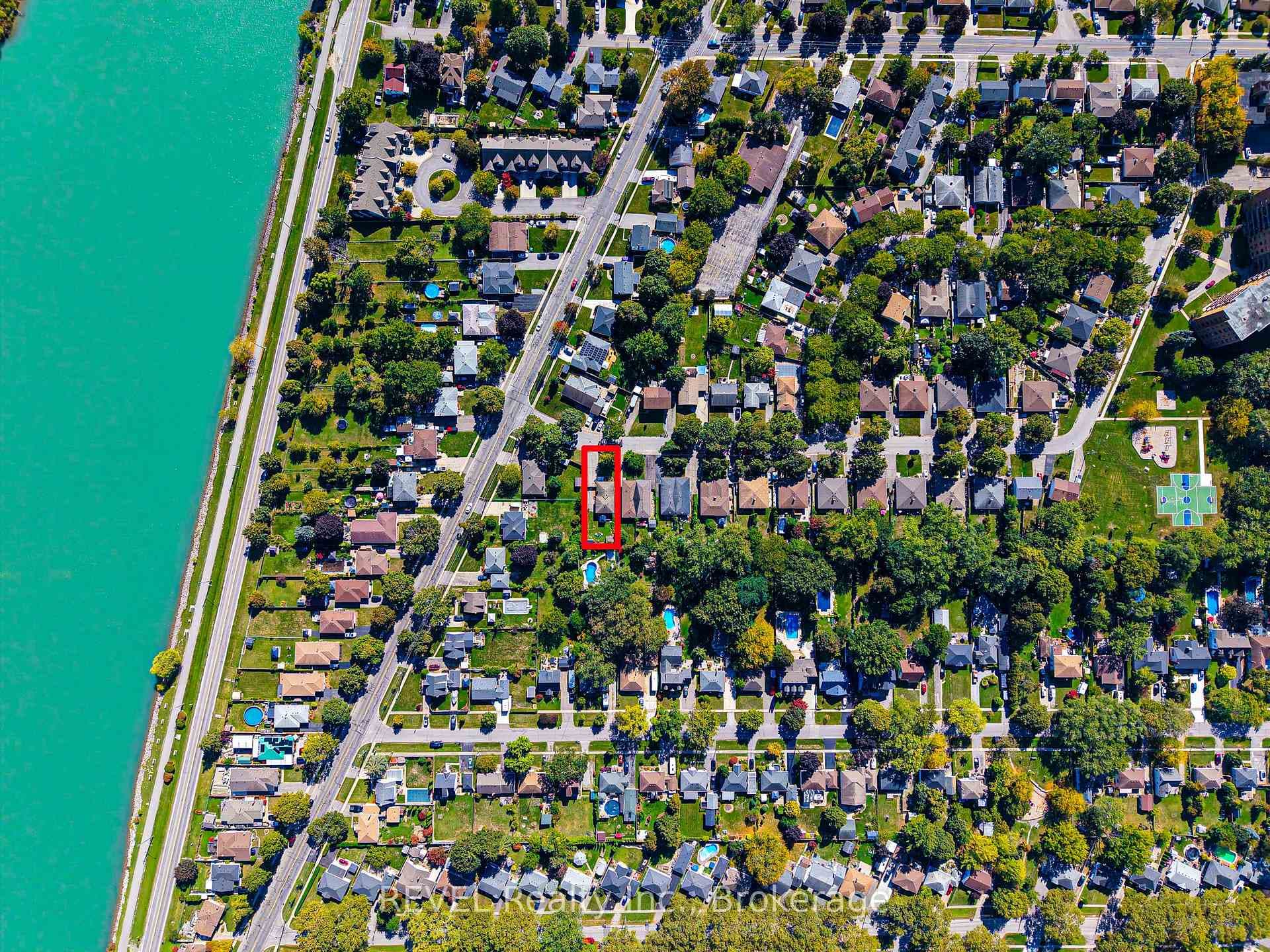 67 Louis Avenue photo 47