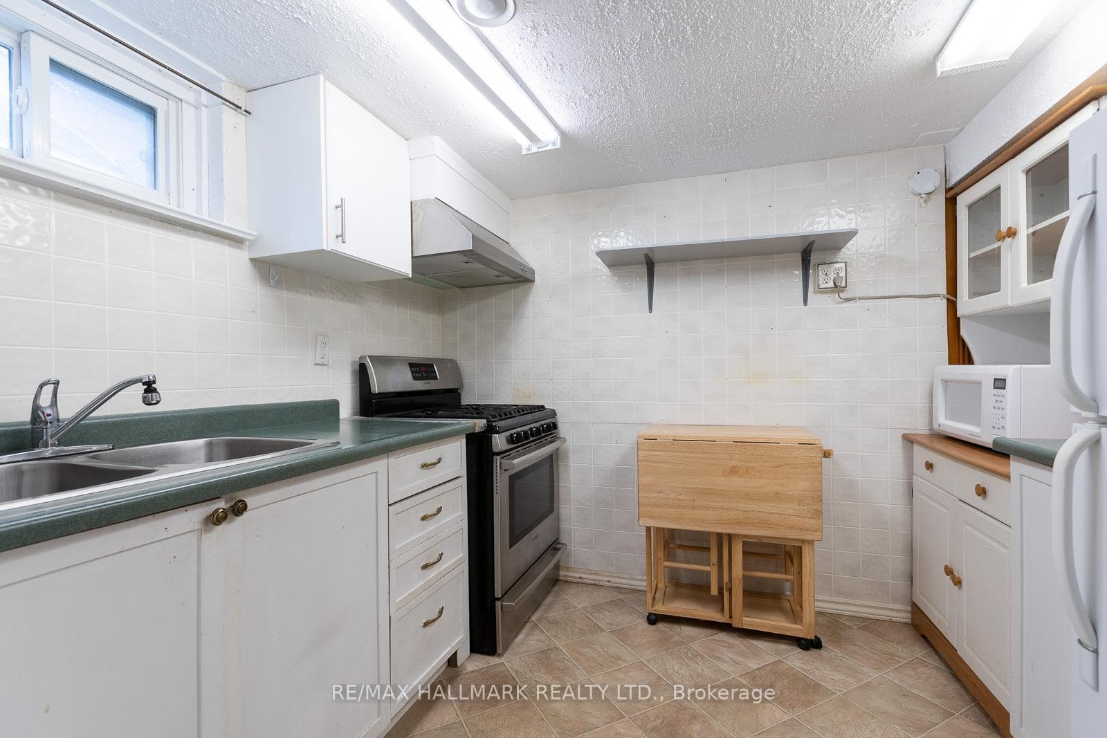 945 Pharmacy Avenue photo 29
