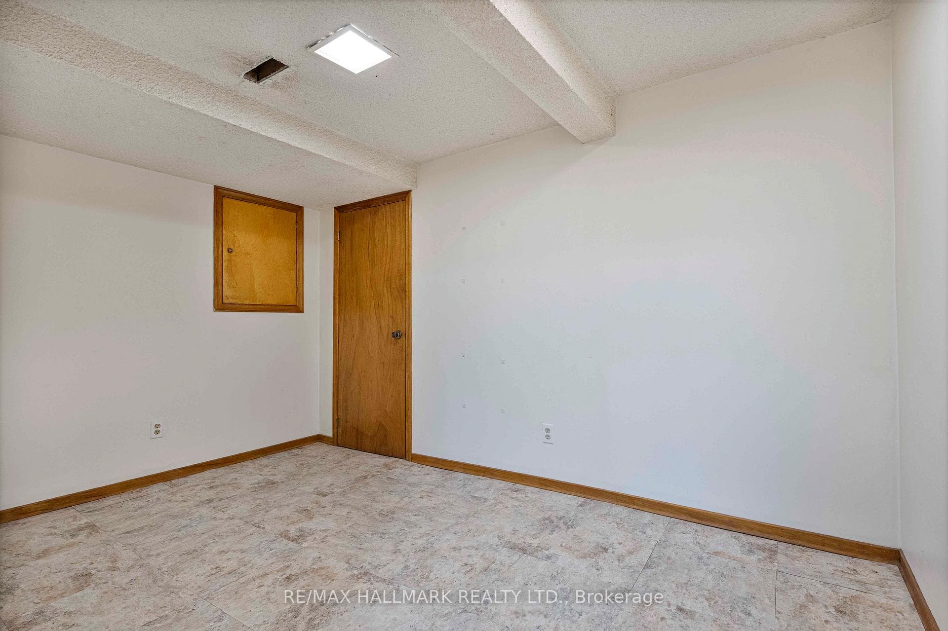 101 Bushmills Square photo 30