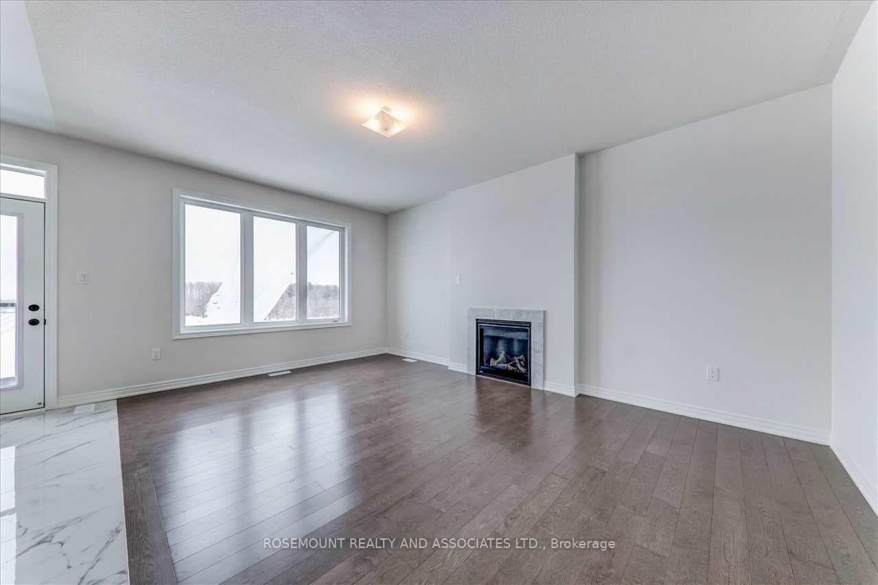 220 Boundary Boulevard photo 10