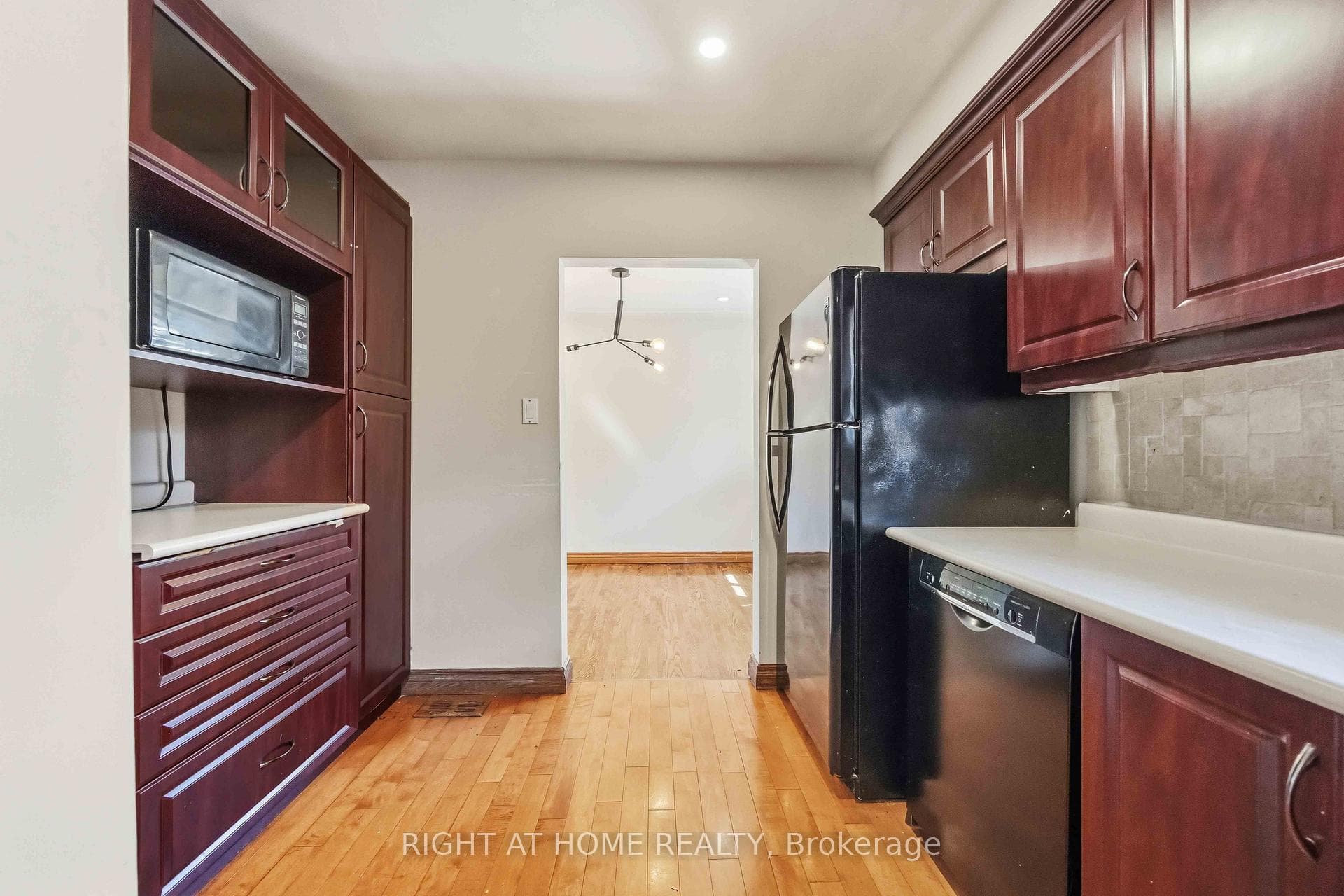 1 Mozart Avenue photo 18