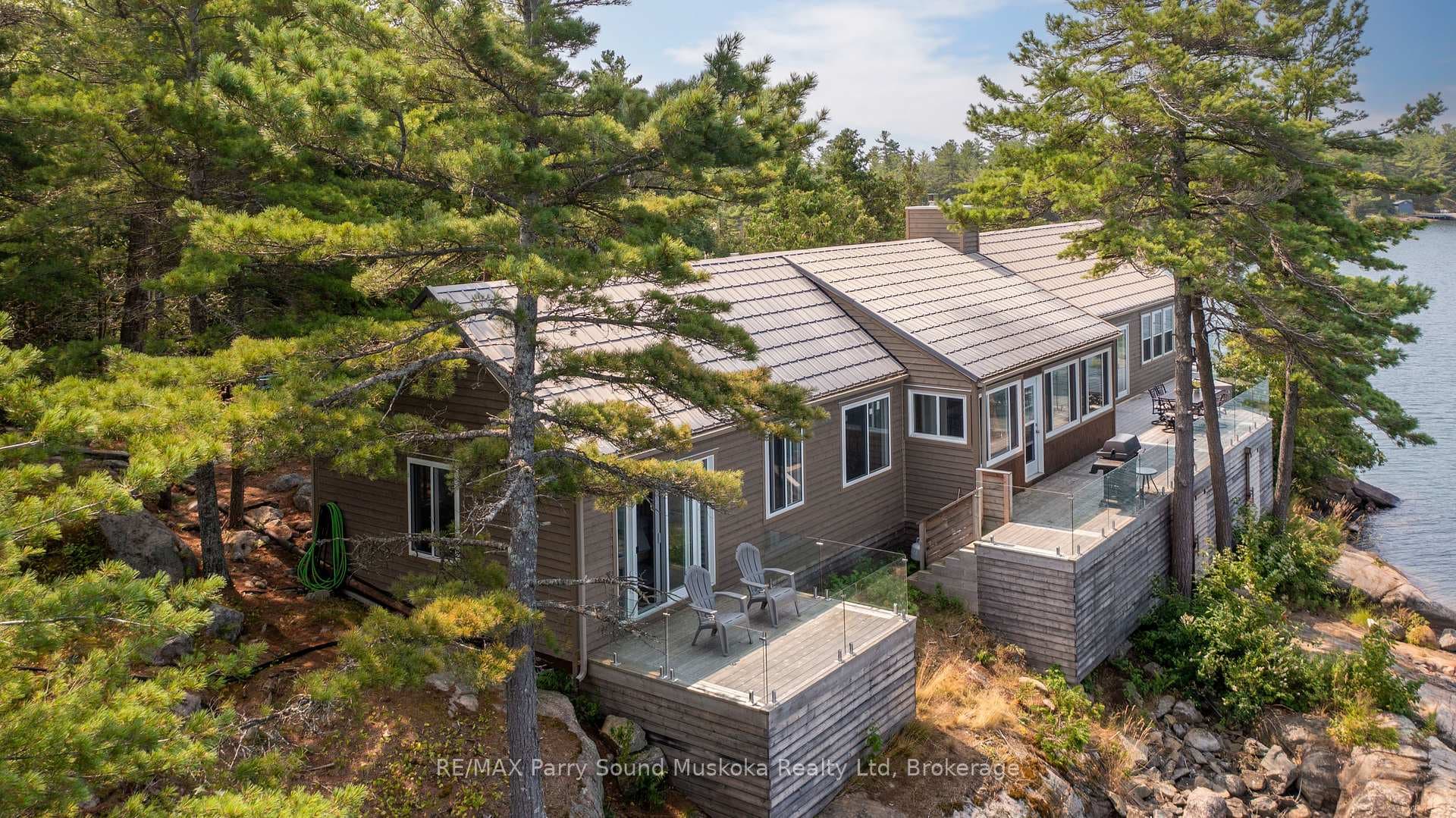 2 A258 Island photo 3