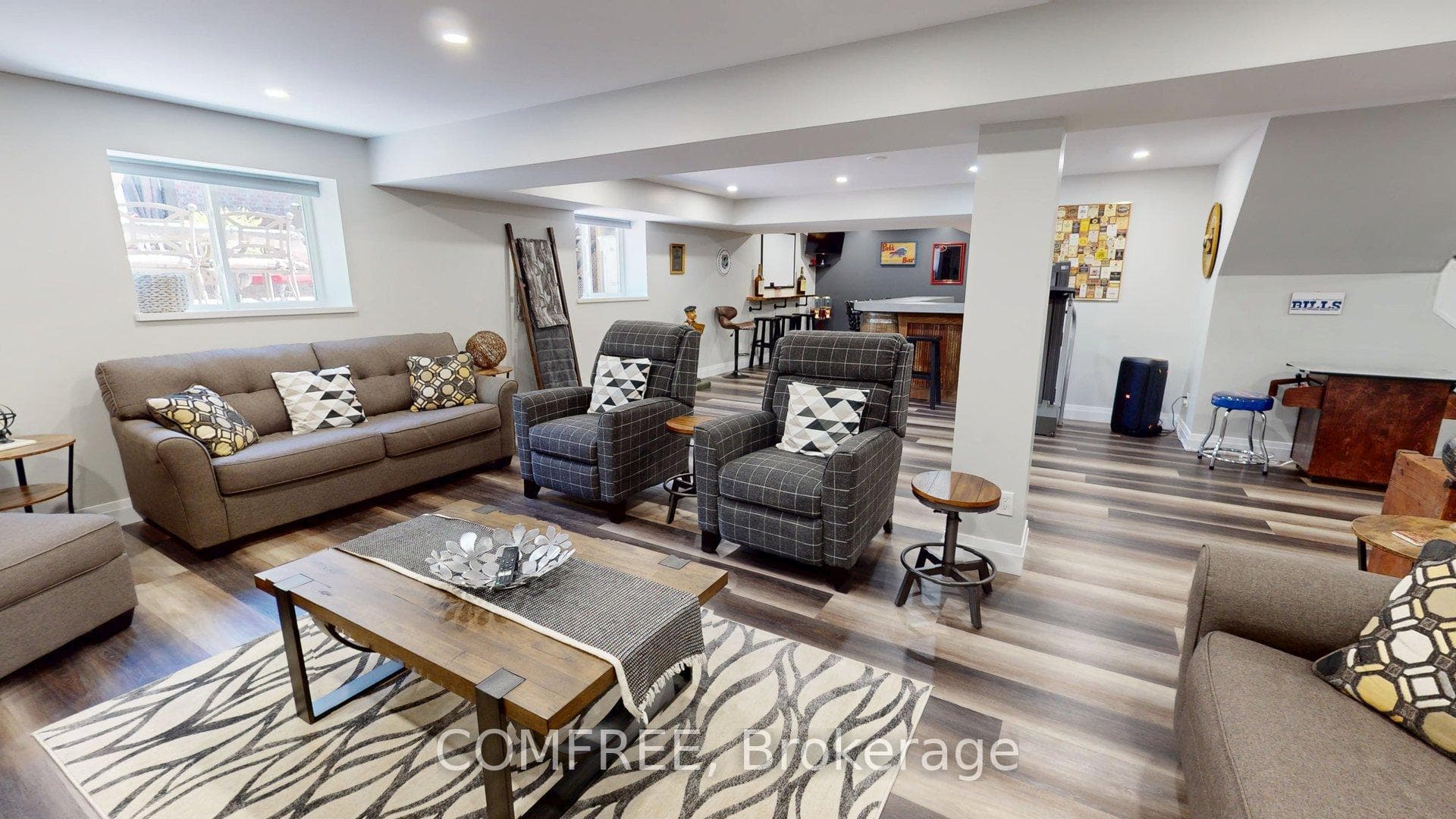 39 Falcon Court photo 31