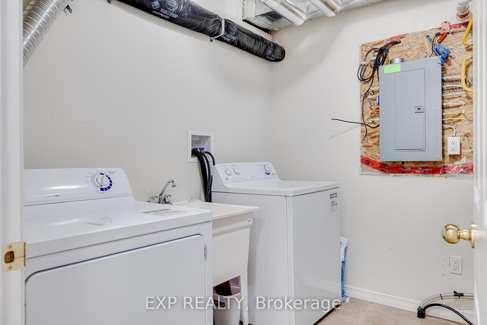 931 Glasgow Street Unit 24B photo 16
