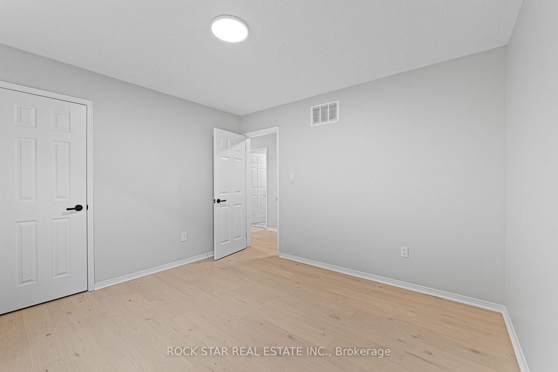 486 Acumen Court photo 22